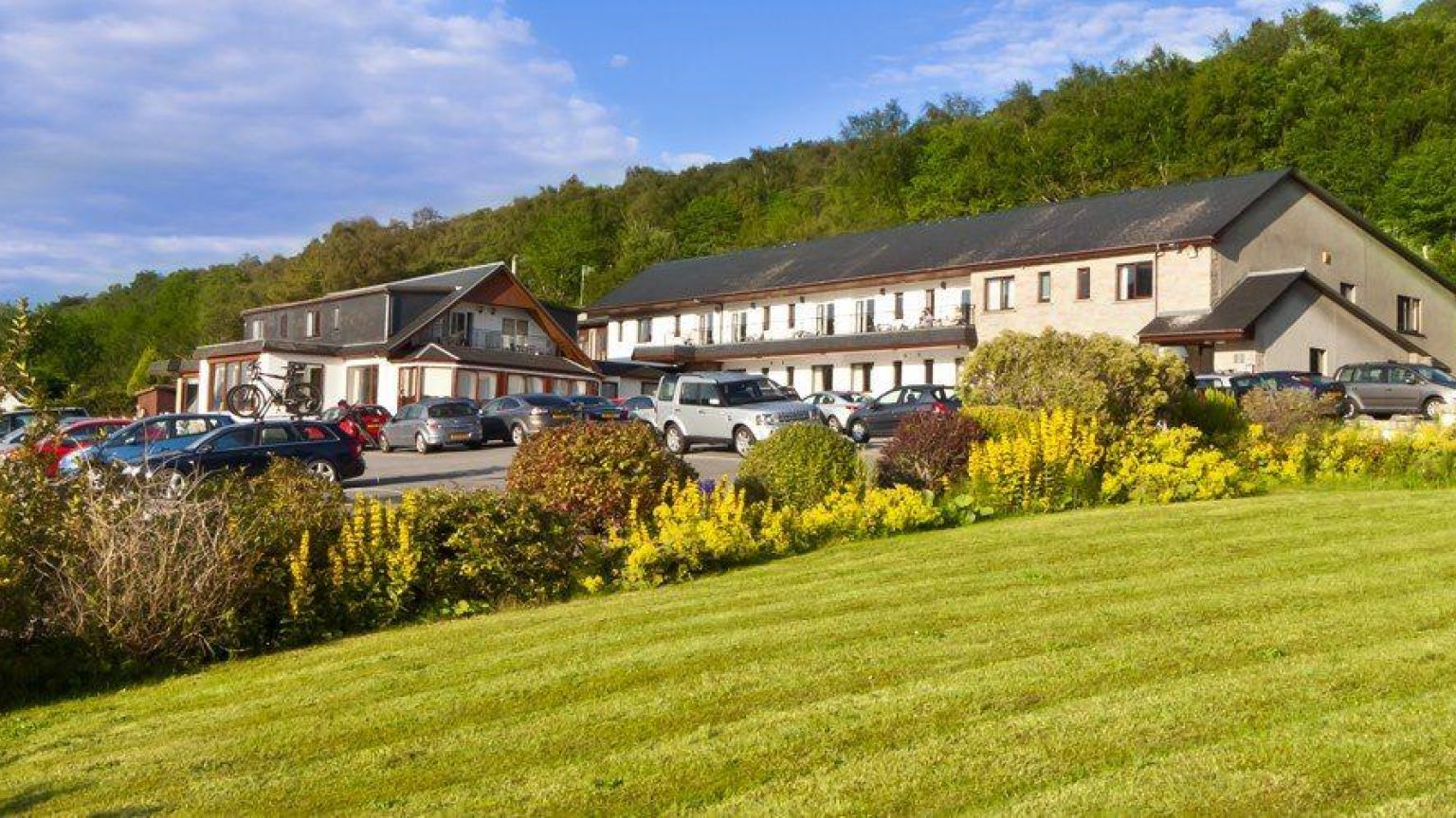 Clan Macduff Hotel